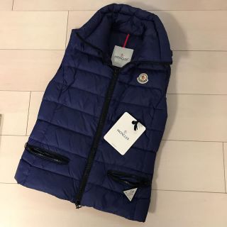 MONCLER（ダウンベスト ・ ブルー・ネイビー/青色系）のフリマアイテム一覧