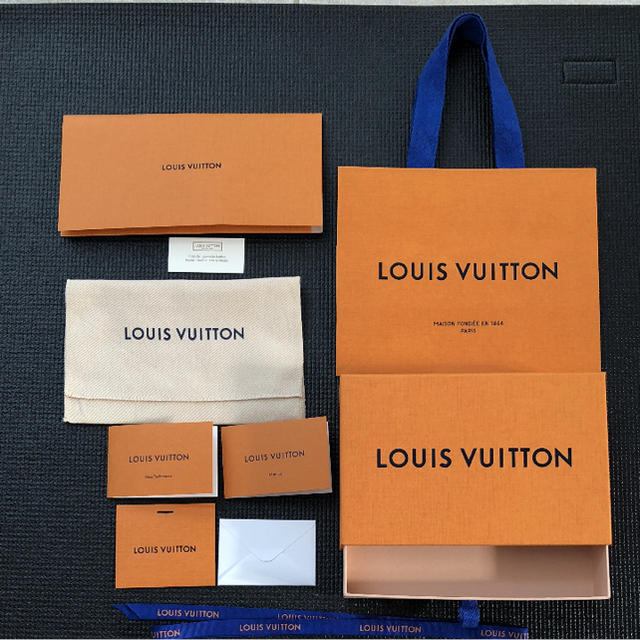 LOUIS VUITTON - ルイヴィトン 空箱 紙袋等の通販 by AGAVE｜ルイ