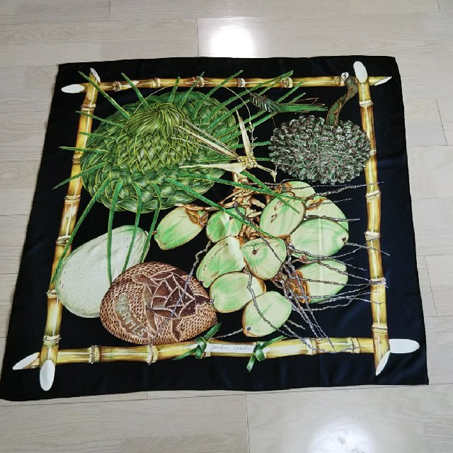 エルメス Jardin カレ90 プリーツ 「クレオールの楽園」柄 HERMES