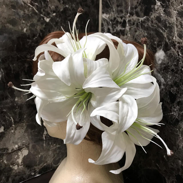 ゆり カサブランカ 髪飾り 沢尻エリカ 純白 百合 成人式 結婚式 卒業式