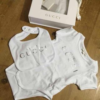セリーヌGUCCI アルマーニ ベビー正規購入 スリーパー枕ロンパース5点
