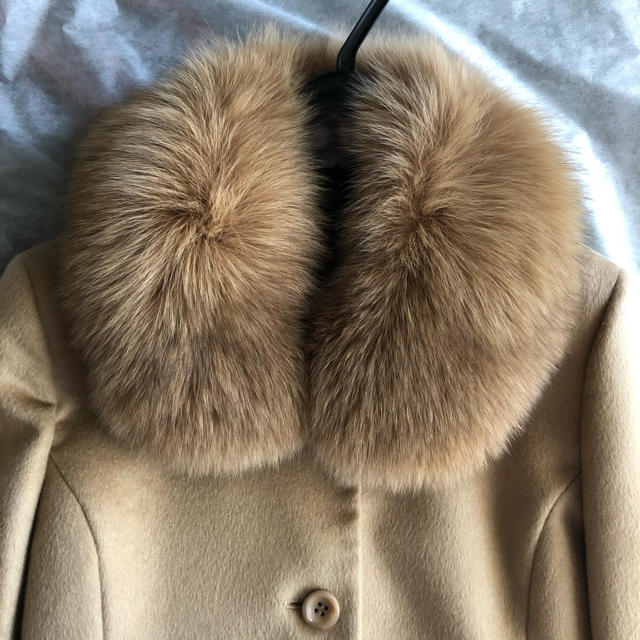 BARNEYS NEW YORK - I'hiver カシミア100ブルーフォックス襟コートの