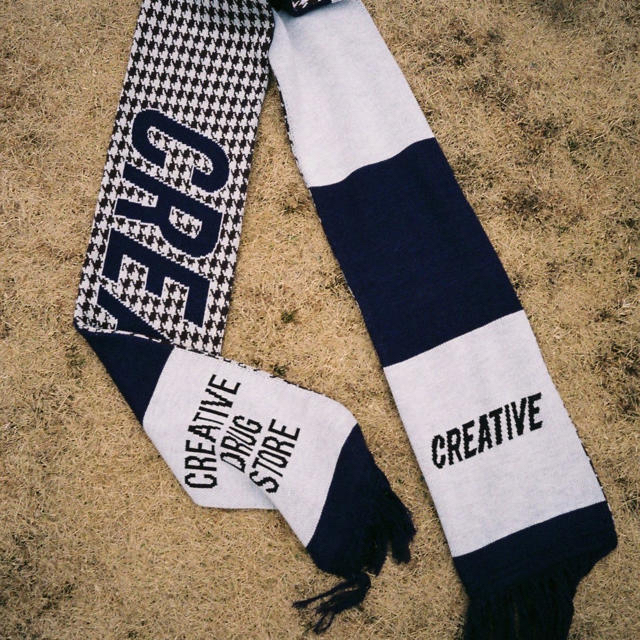 creative drug store マフラーの通販 by yaa｜ラクマ