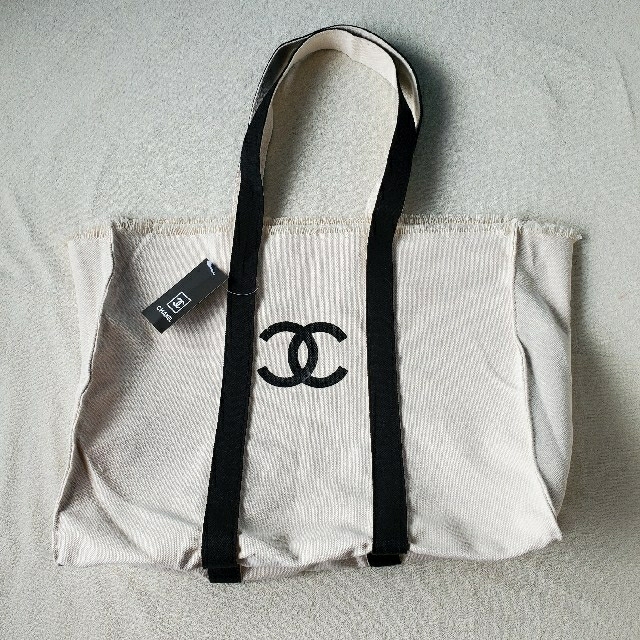 CHANEL - シャネル ノベルティ キャンバストートバッグの通販 by