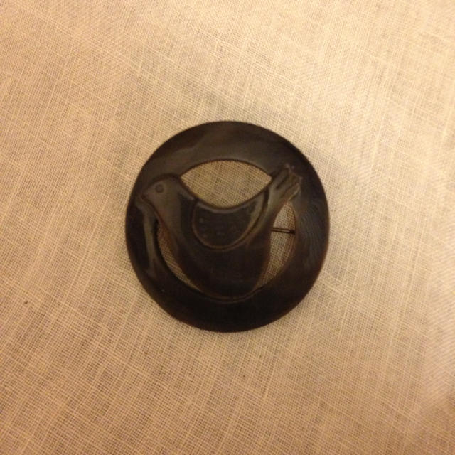 ミナペルホネン水牛トリブローチの通販 by tomo-co｜ラクマ