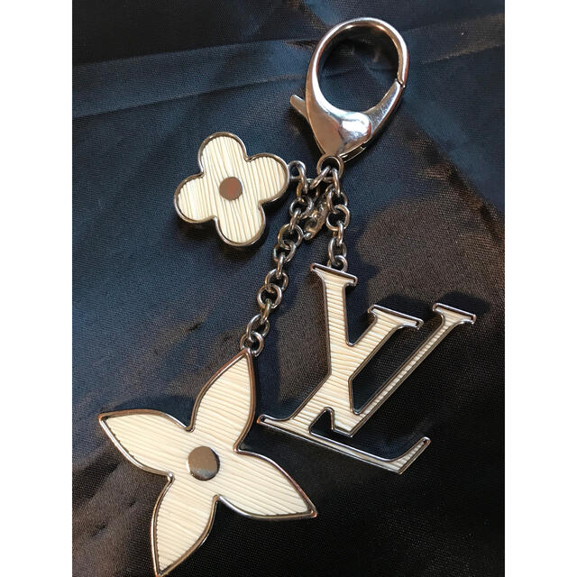 LOUIS VUITTON - ルイヴィトン チャームの通販 by アリエ｜ルイ