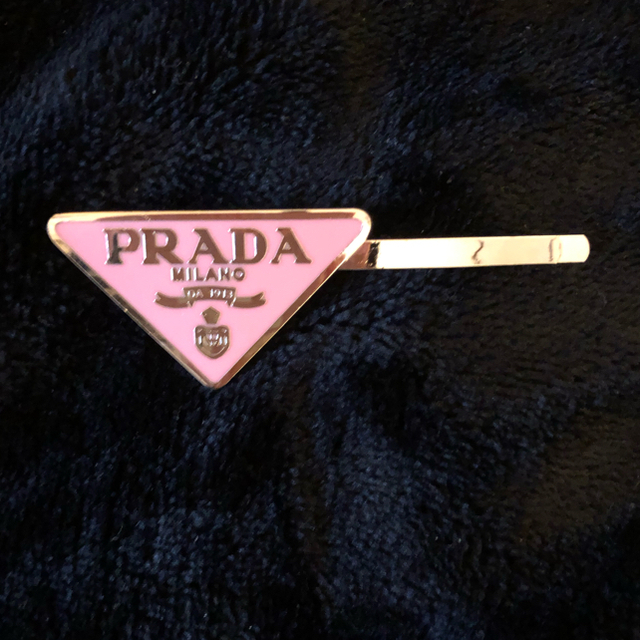 PRADA - 新品 PRADA ヘアピン ピンクの通販 by fabulous shop｜プラダ