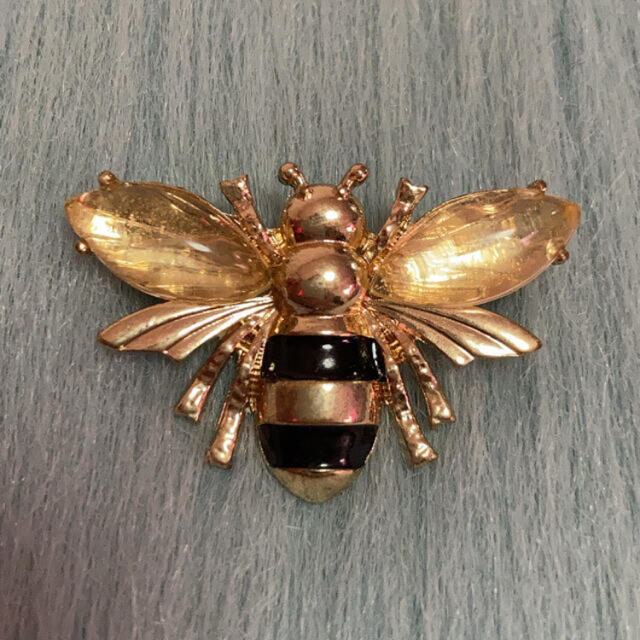 Lochie - ヴィンテージ 蜂モチーフブローチの通販 by shop ｜ロキエ