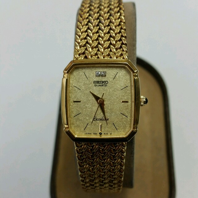 SEIKO - セイコー エクセリーヌ 文字盤2Pダイヤ ゴールド 新品電池