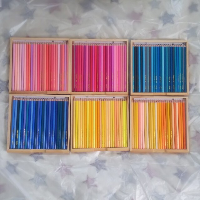 FELISSIMO - フェリシモ 500色 色鉛筆 収納ラック付きの通販 by