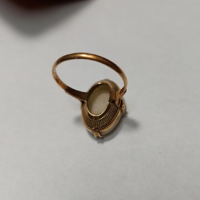 K18アンティークジュエリー 天然ホワイトオパール リングの通販 by