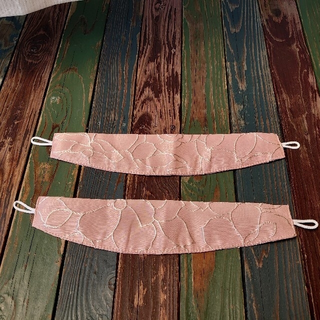 中古品病院用ネット部分ありカーテン（クリーム色）幅400cm丈235cm