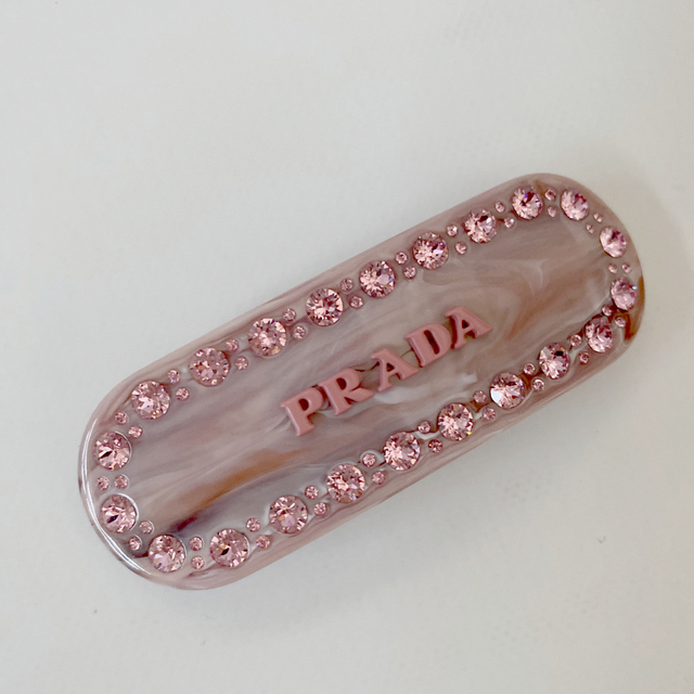 プラダ ヘアクリップ ♡ PRADA プレキシガラス ヘアクリップ ピンク