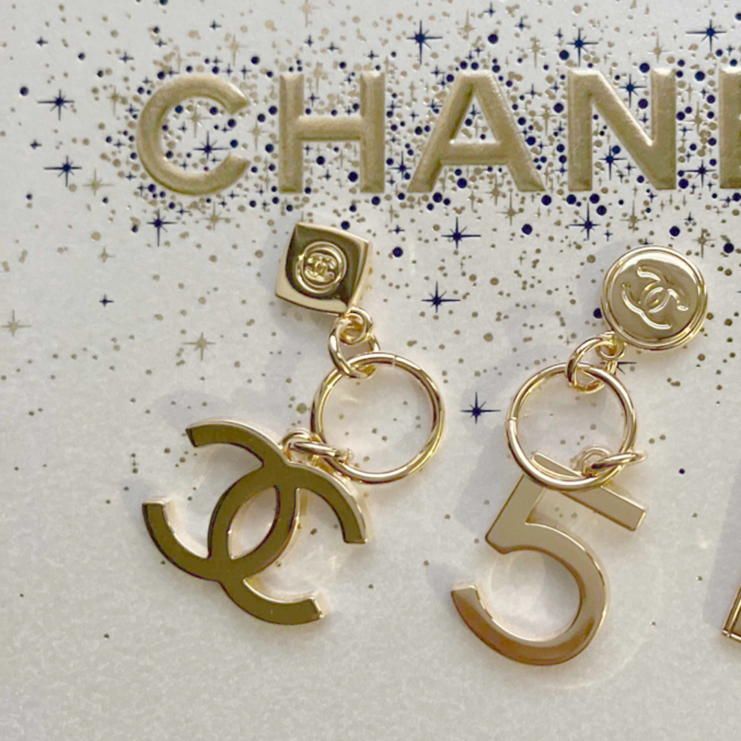 CHANEL - CHANELシャネル チャーム 2点の通販 by マカロン's shop