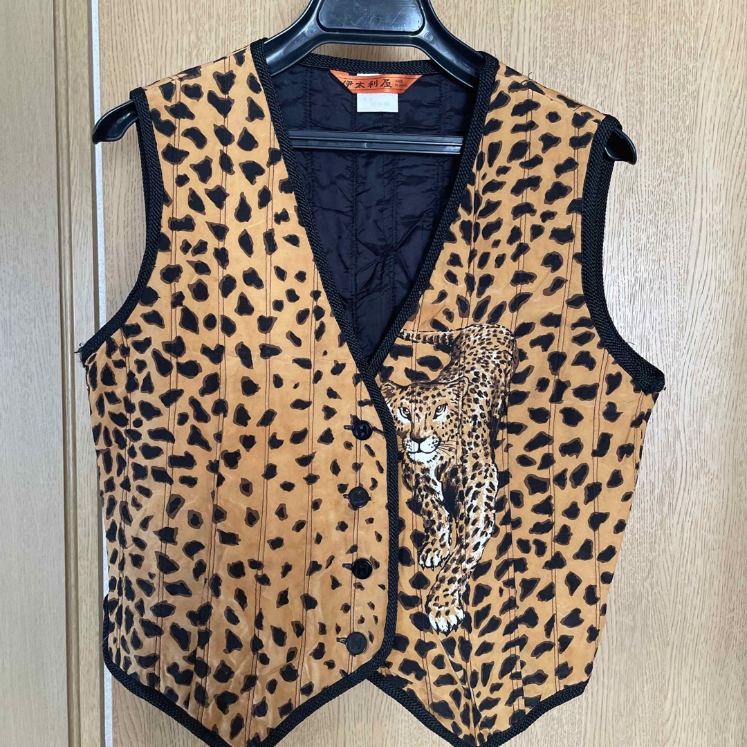 伊太利屋 - 伊太利屋 ヒョウ柄 ベストの通販 by m's shop｜イタリヤ