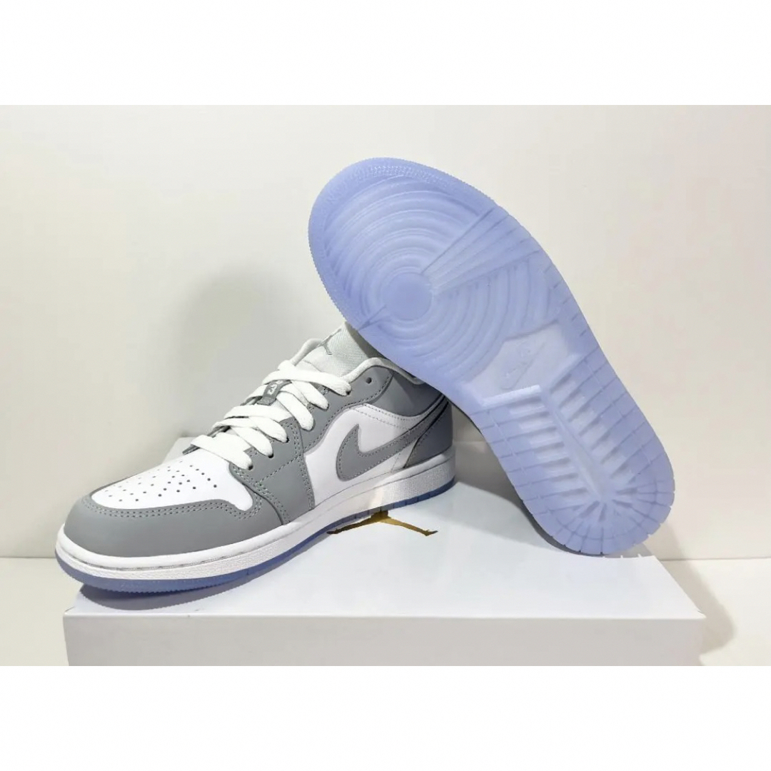 Jordan Brand（NIKE） - 【新品】27.5cm NIKE WMNS AIRJORDAN1 ウルフ