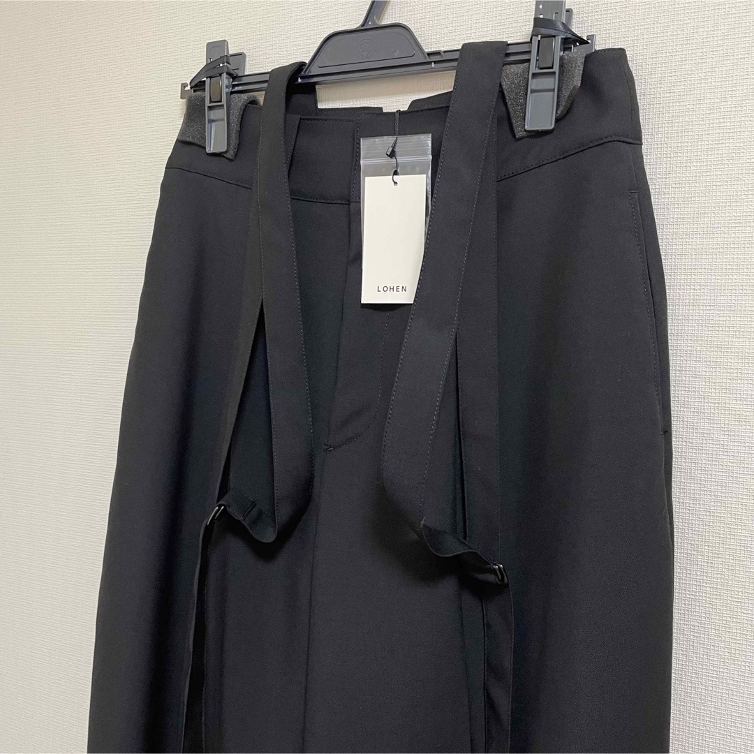 新品タグ付】LOHENサスペンダーエッグパンツ（black36)の通販 by m-10
