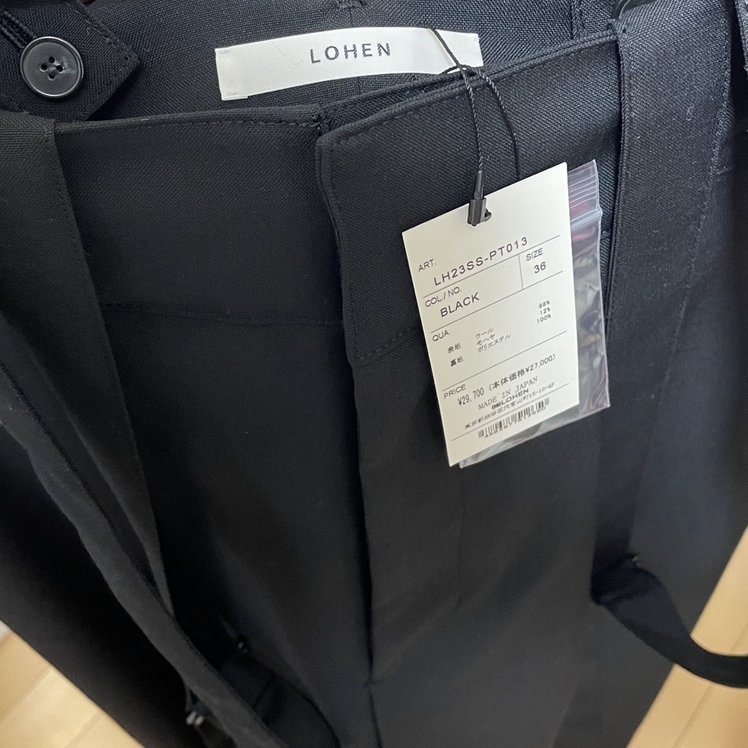 新品タグ付】LOHENサスペンダーエッグパンツ（black36)の通販 by m-10