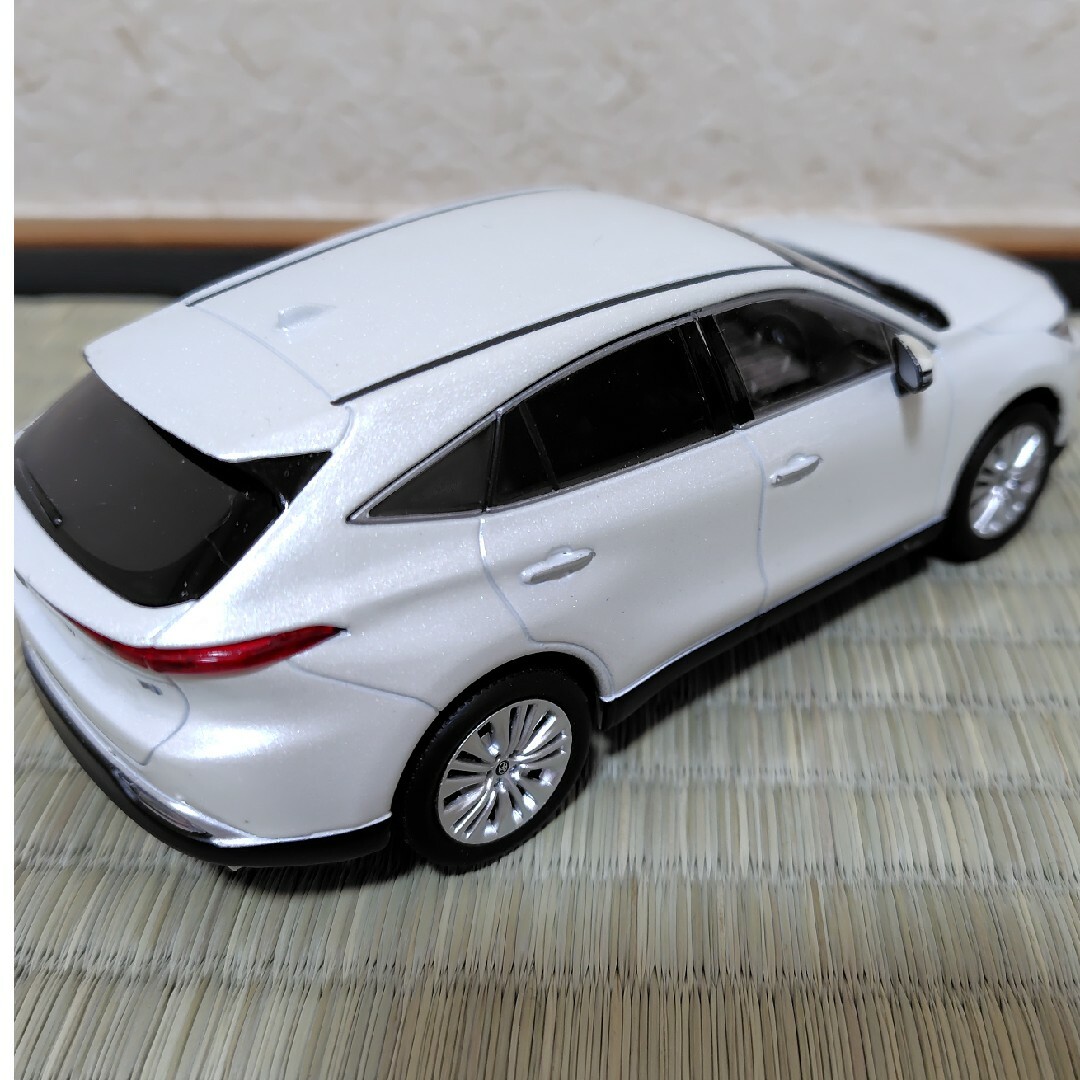 トヨタ - 非売品 1/30 新型 ハリアー ミニカー パールホワイトの通販