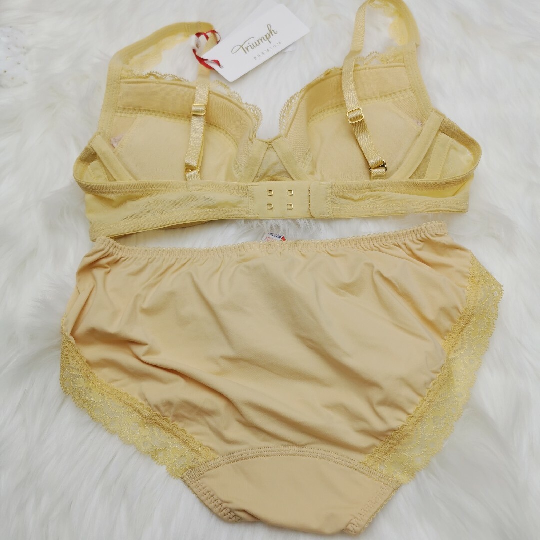 Triumph - ゴールドレーベル バイ トリンプ3052 ブラジャーショーツ