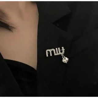 MIU MIU（ブローチ/コサージュ）のフリマアイテム一覧