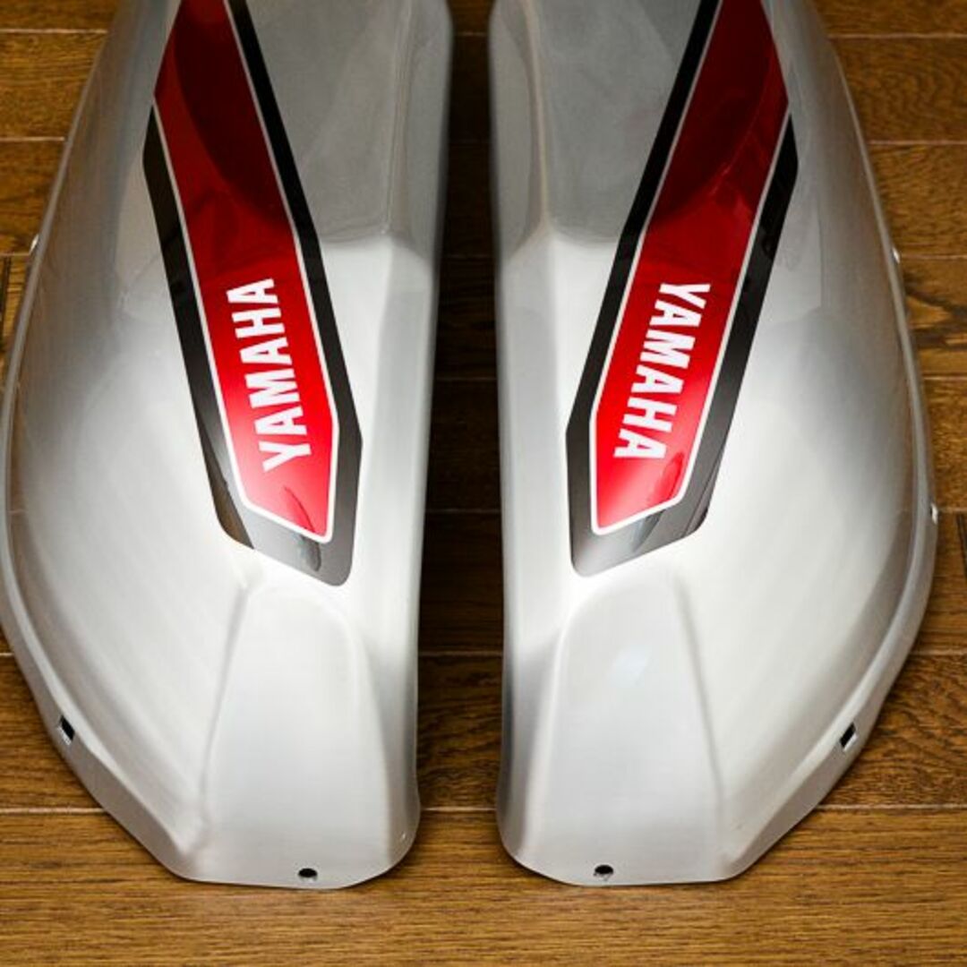 XSR700 タンクサイドカバー 美品の通販 by マルシェF's shop｜ラクマ