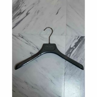 PRADA（押し入れ収納/ハンガー）のフリマアイテム一覧