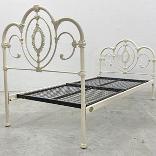 LAURA ASHLEY（シングルベッド）のフリマアイテム一覧