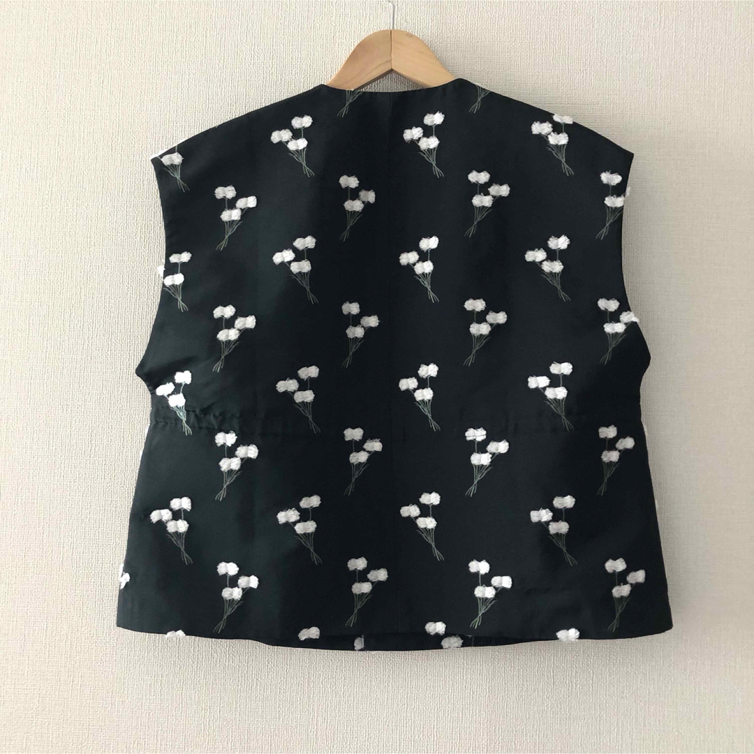 希少！LOEFF ワタスゲ ジャカード ベスト フラワー 花柄 ジレ ロエフの