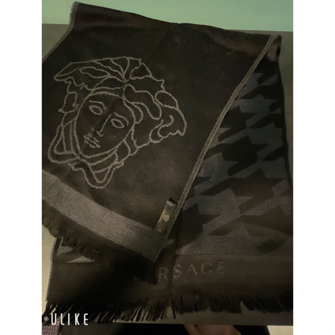 VERSACE - ヴェルサーチ VERSACE マフラー 黒 グレー ブラック