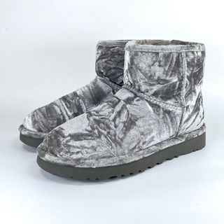 UGG（グレー/灰色系）のフリマアイテム一覧