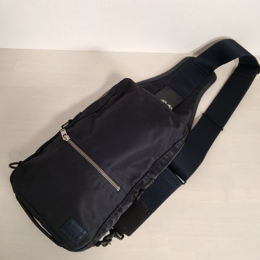 POTER リフト ボディバッグ ナイロン レザー ネイビー スリングショルダー