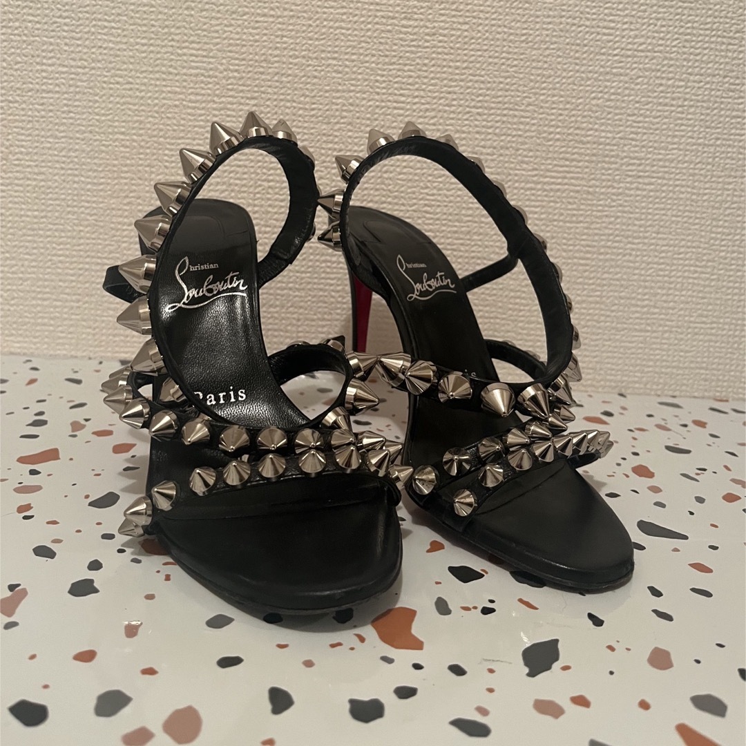 Christian Louboutin - Christian Louboutin スタッズサンダルの通販