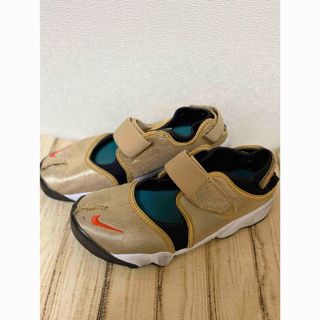 NIKE（オレンジ/橙色系）のフリマアイテム一覧