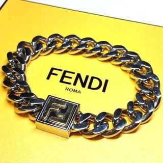 FENDI（ブレスレット）のフリマアイテム一覧