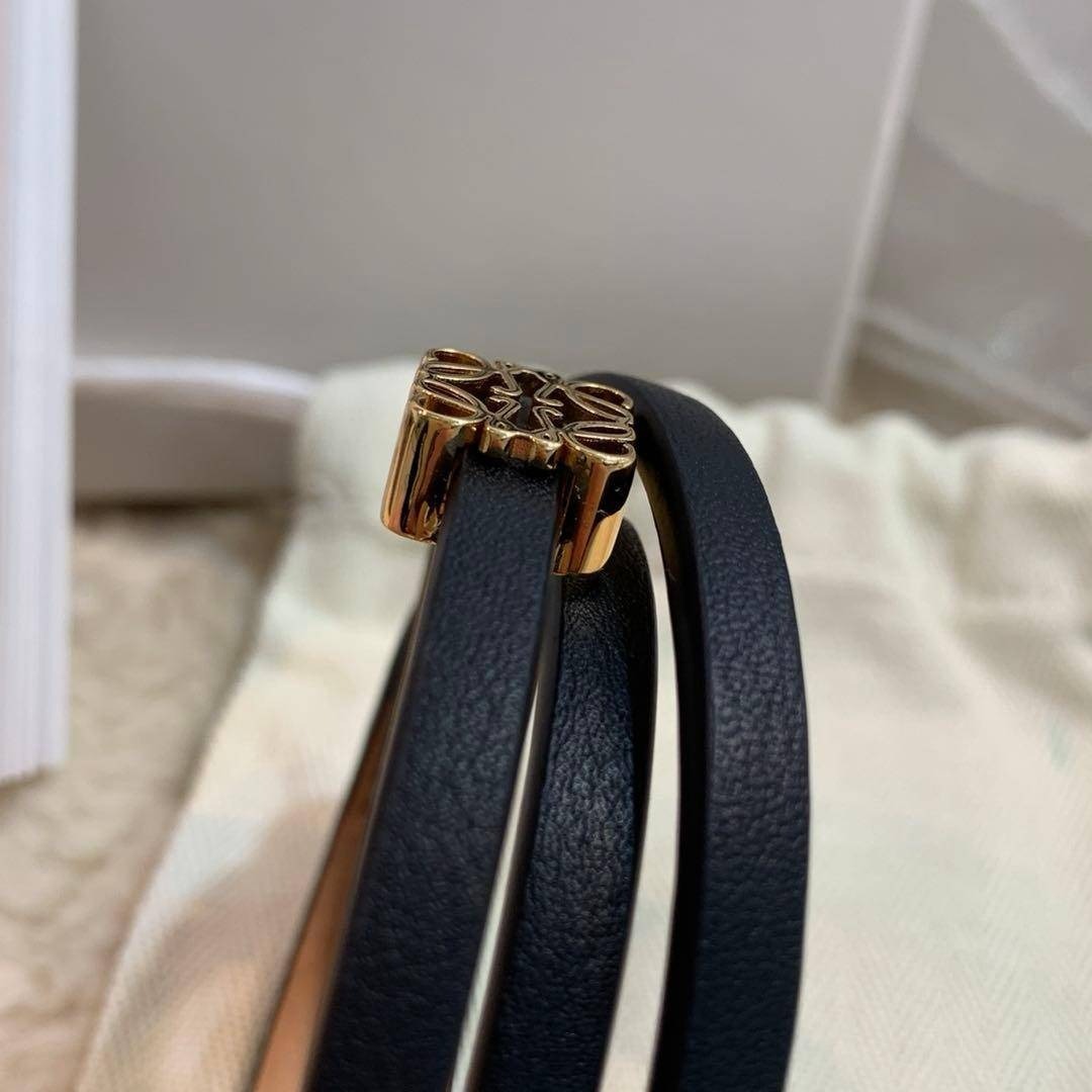 LOEWE - ☆極美品☆LOEWE アナグラム ツイストバングル ブレスレット