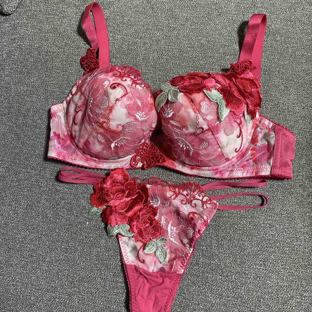 Wacoal - サルート F65 Tバック タグ無しの通販 by Mm♡'s shop