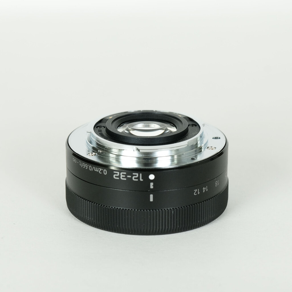 Panasonic LUMIX G VARIO 12-32mm / F3.5-5.6 ASPH. / MEGA O.I.S.の