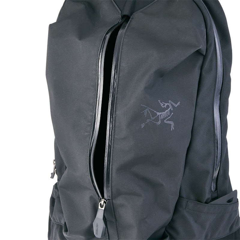 アークテリクス アロー 22 バックパックを徹底レビュー！実際に使って