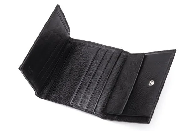 プラダPRADA ナイロン三つ折り財布 黒 (K-151179)