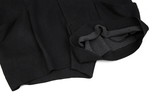 イッセイミヤケISSEY MIYAKE ポケットデザインショートパンツ 黒M位 (K