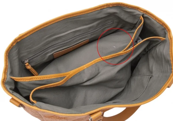 ヴィヴィアンウエストウッドVivienne Westwood ARTHUR オーブエンボス