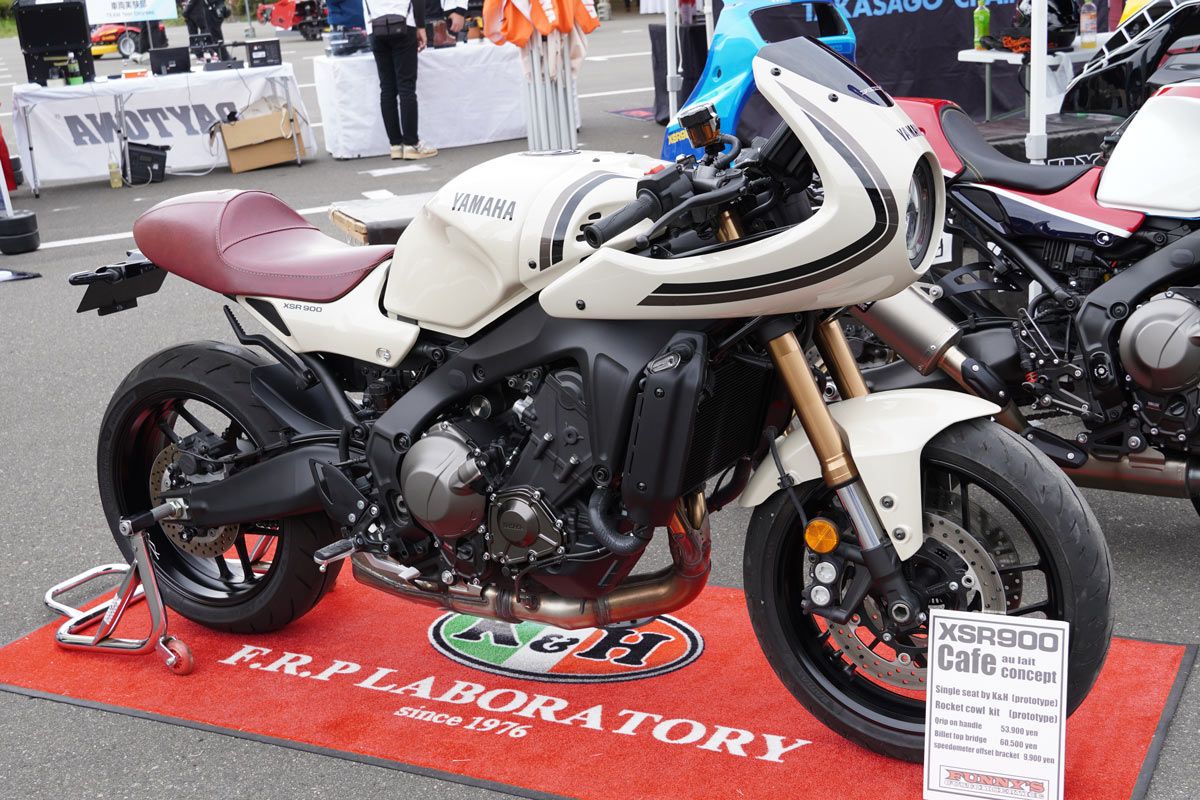 これはカッコいいっ！！ 26万円でXSR900がFZ750に変身するキット