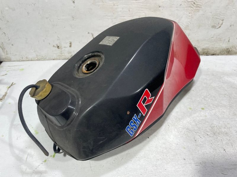 GSX R400 (GK71B ) ガソリンタンク