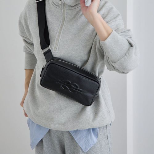 本革/超軽量290g》エンボスボディバッグ/ショルダーバッグ | ear