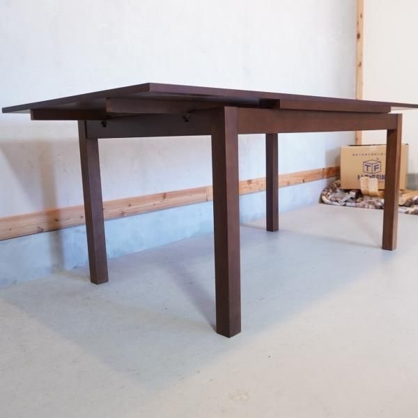 バーチ材を使用した人気の無印良品(MUJI)の伸長式ダイニングテーブル