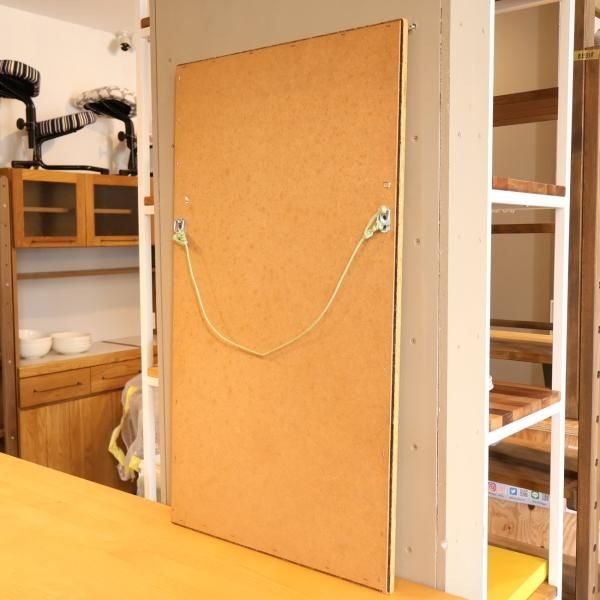 イタリア Demain(ドマン)の高級感漂うウォールミラーです