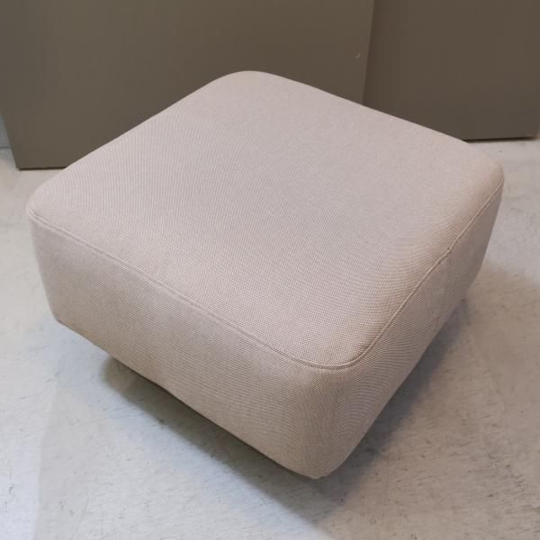 人気の無印良品(MUJI)のソファベンチ・オットマンです。ソファと