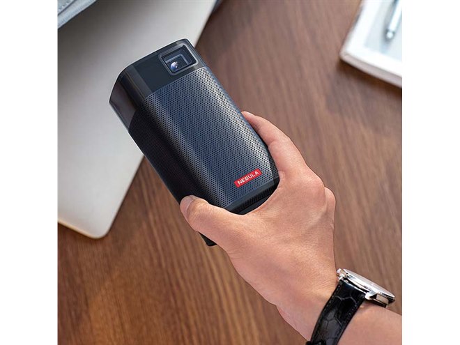 Anker、タッチパネルを採用したモバイルプロジェクター「Nebula Apollo