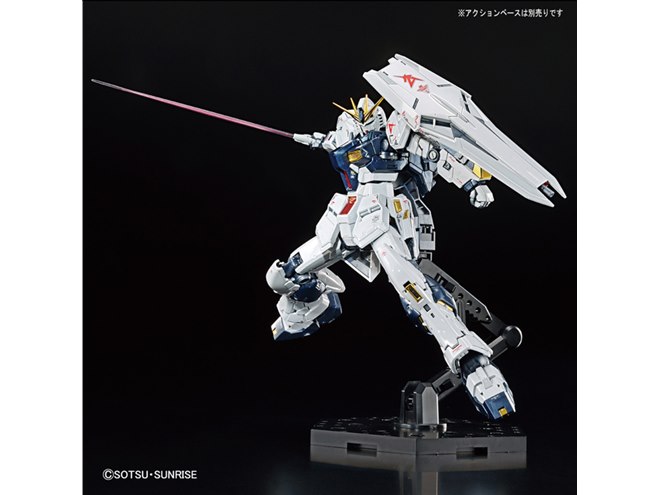 バンダイ、“豪華なチタニウムフィニッシュ”の「νガンダム」限定
